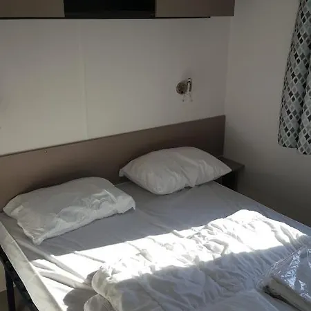 Camping Mh 150 4 Etoiles Bois Dormant 4 Personnes